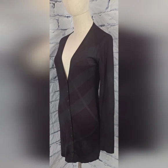 Burberry Women's 100% Silk Cardigan Sweater Dark Burgundy Check Medium - Picture 7 of 12